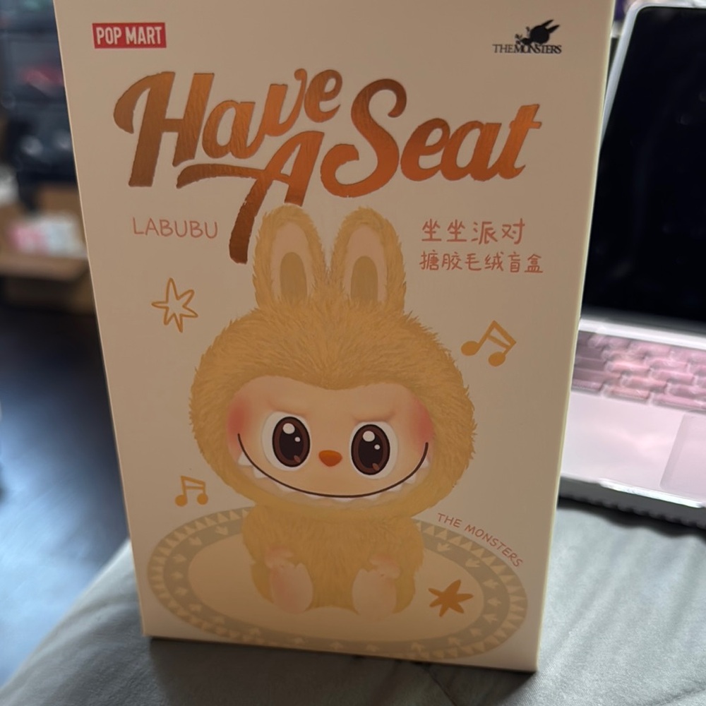 Have A Seat Labubu (SiSi/yellow)